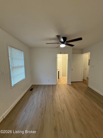 4206 Dover Rd, Louisville, KY 40216