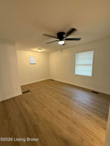 4206 Dover Rd, Louisville, KY 40216