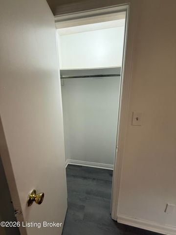 4206 Dover Rd, Louisville, KY 40216