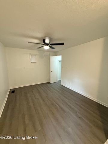 4206 Dover Rd, Louisville, KY 40216