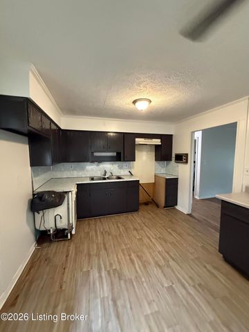 4206 Dover Rd, Louisville, KY 40216