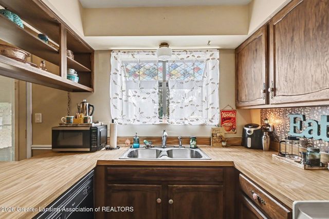 914 Timber Creek Drive 13, Grand Ledge, MI 48837