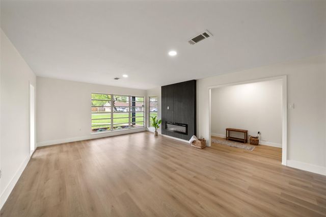 124 Lazy Lane, Baytown, TX 77520