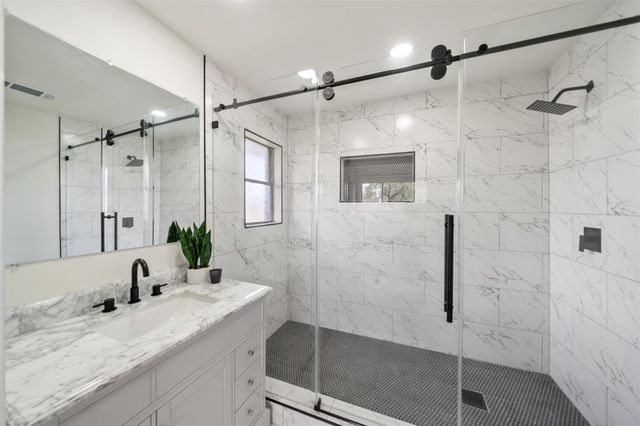 124 Lazy Lane, Baytown, TX 77520