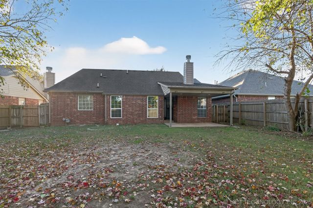 1429 N Yellowood Avenue, Broken Arrow, OK 74012