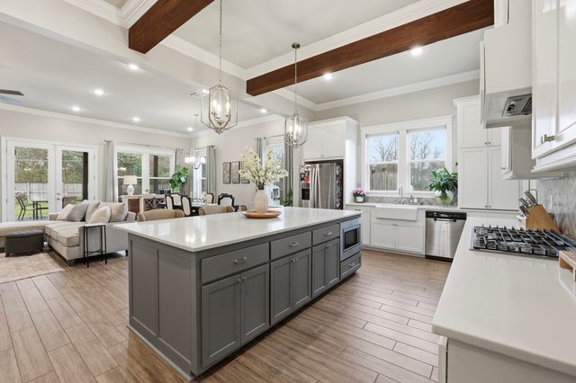 114 Lake Hudson Circle, Thibodaux, LA 70301