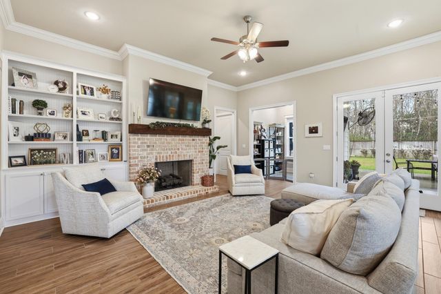 114 Lake Hudson Circle, Thibodaux, LA 70301