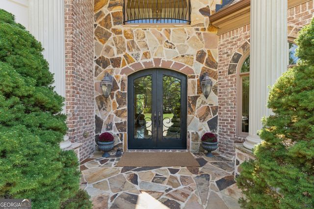 6935 Wakehurst Place, Cumming, GA 30040