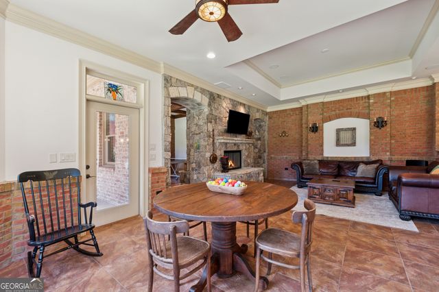 6935 Wakehurst Place, Cumming, GA 30040