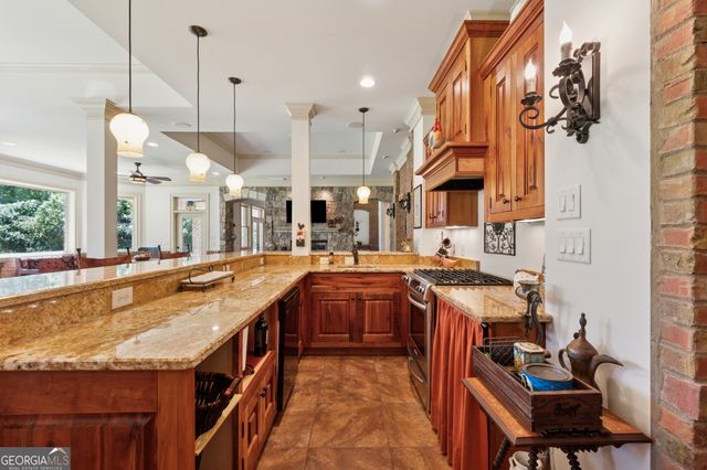 6935 Wakehurst Place, Cumming, GA 30040