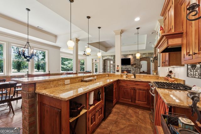 6935 Wakehurst Place, Cumming, GA 30040