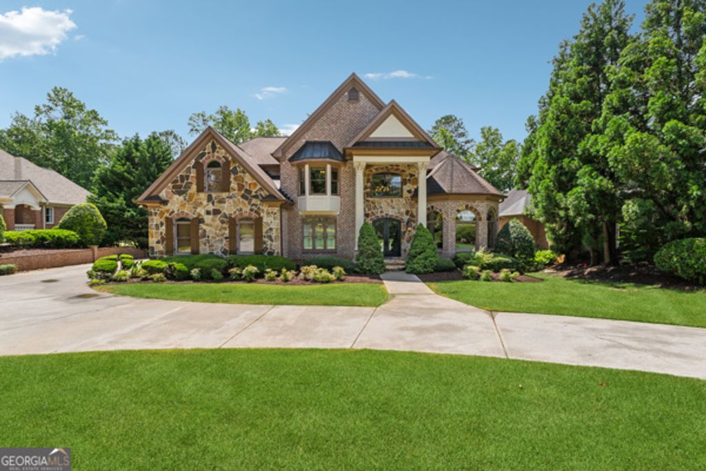 6935 Wakehurst Place, Cumming, GA 30040