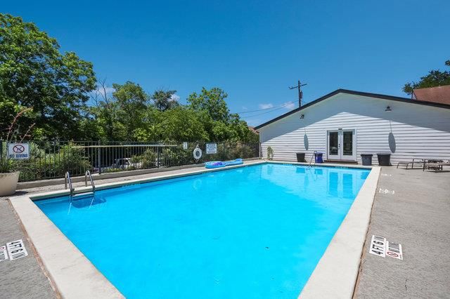 841 E Oltorf ST, Austin, TX 78704