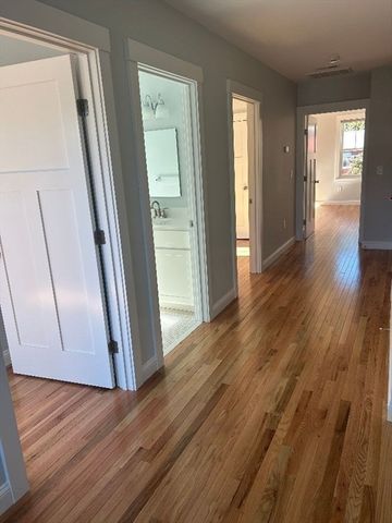 29 Orange St. B, Boston, MA 02131