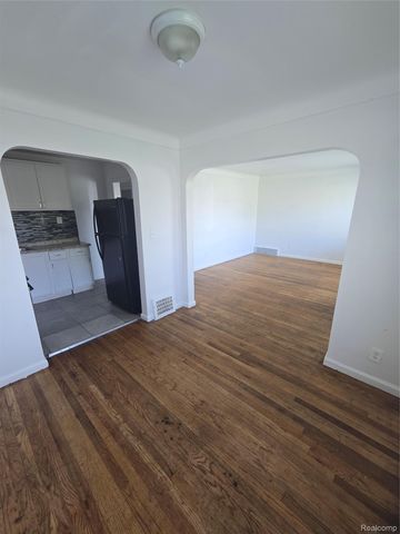 8842 Longacre Street, Detroit, MI 48228