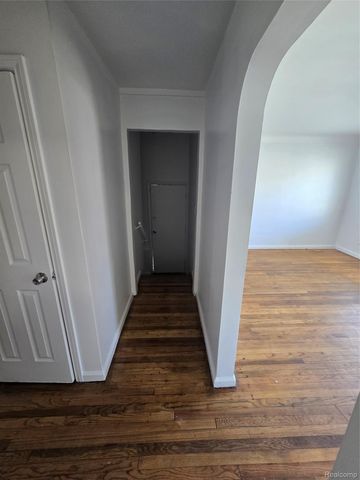 8842 Longacre Street, Detroit, MI 48228