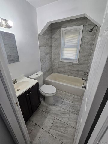 8842 Longacre Street, Detroit, MI 48228