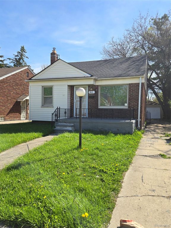 8842 Longacre Street, Detroit, MI 48228