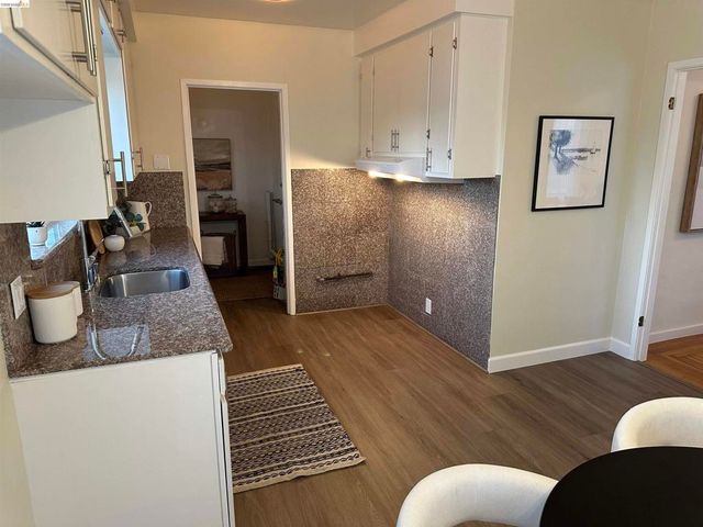 2426 West Street, Berkeley, CA 94702
