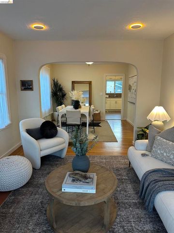 2426 West Street, Berkeley, CA 94702
