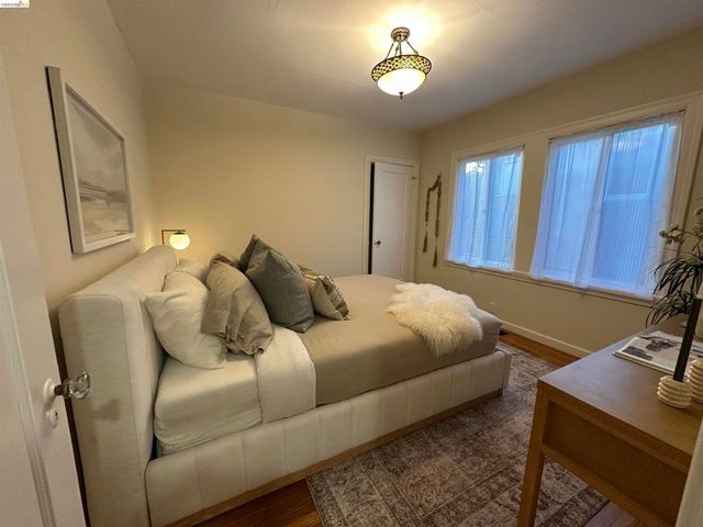2426 West Street, Berkeley, CA 94702