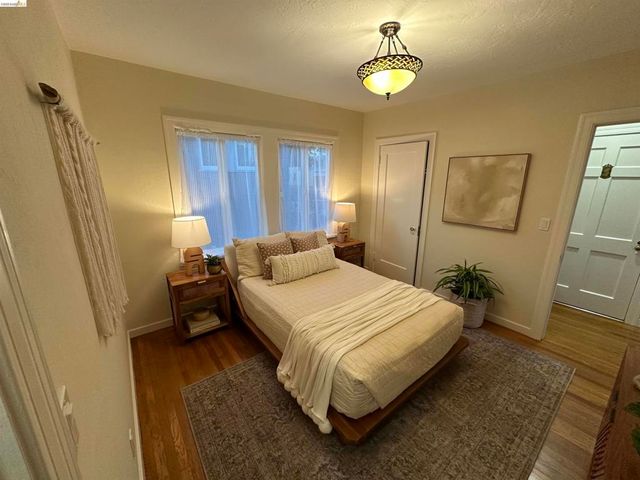 2426 West Street, Berkeley, CA 94702