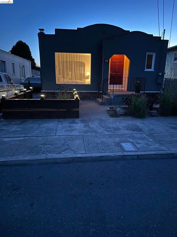 2426 West Street, Berkeley, CA 94702