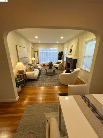 2426 West Street, Berkeley, CA 94702