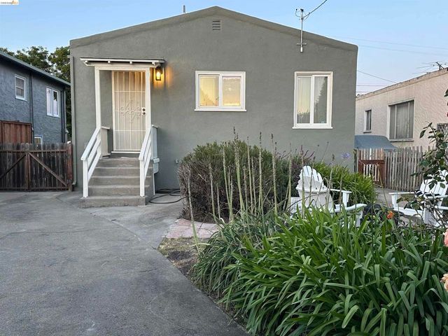 2426 West Street, Berkeley, CA 94702