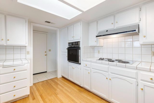 6363 N Gilroy Avenue, Fresno, CA 93722