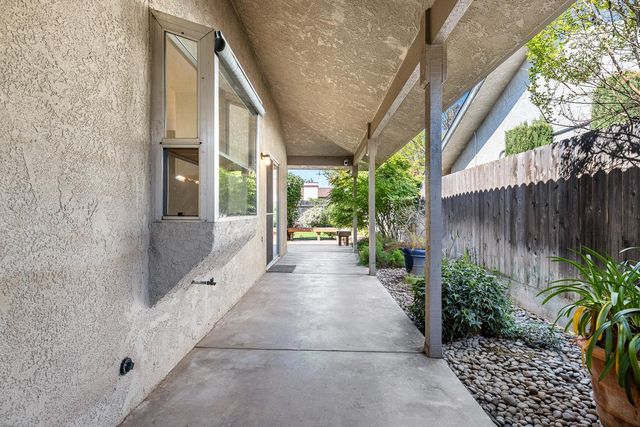 6363 N Gilroy Avenue, Fresno, CA 93722