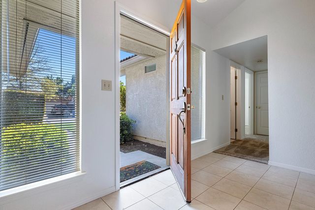 6363 N Gilroy Avenue, Fresno, CA 93722