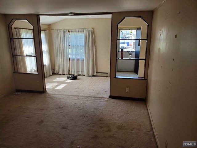 454 South Riverview Drive, Totowa, NJ 07512