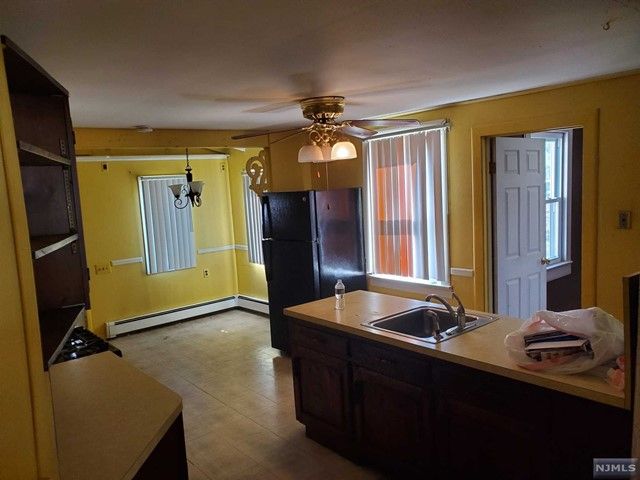 454 South Riverview Drive, Totowa, NJ 07512