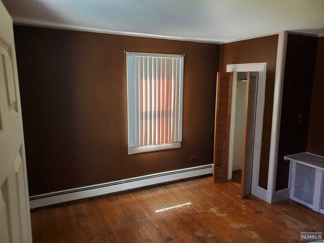 454 South Riverview Drive, Totowa, NJ 07512