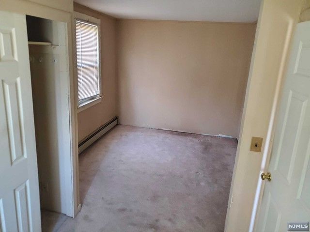 454 South Riverview Drive, Totowa, NJ 07512