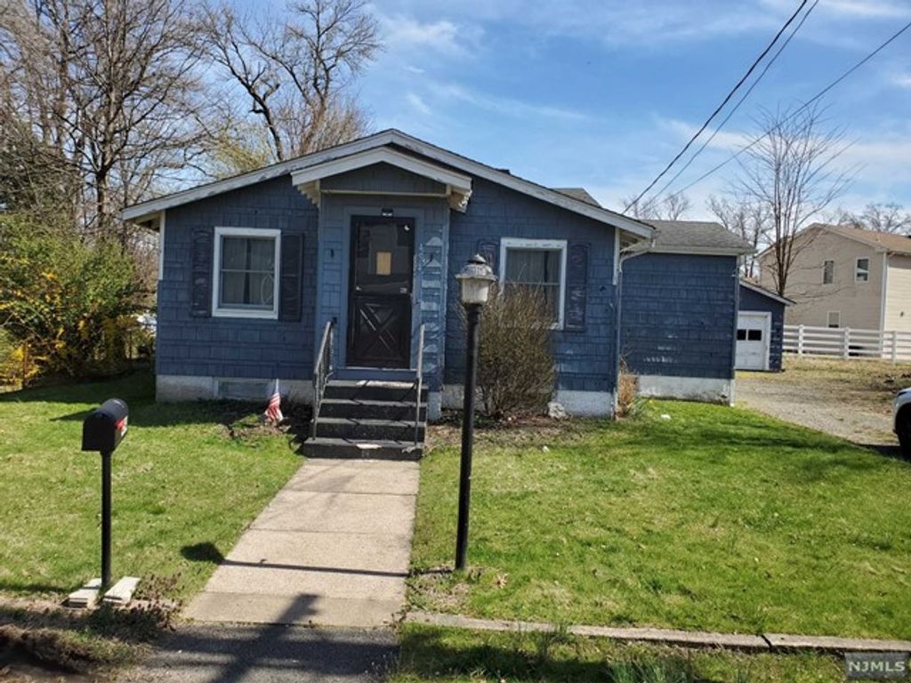 454 South Riverview Drive, Totowa, NJ 07512