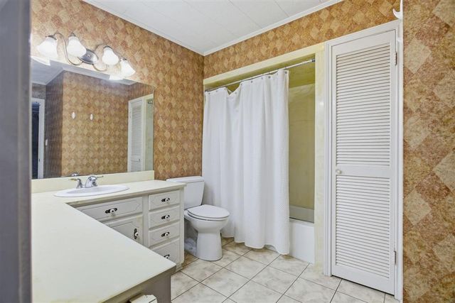 1712 Charles Drive, Lake Charles, LA 70605