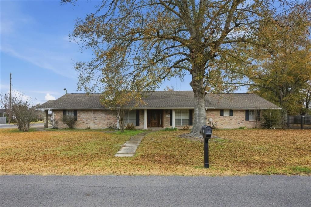 1712 Charles Drive, Lake Charles, LA 70605