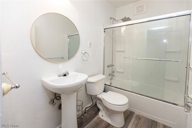 2297 Ogontz Avenue, Lakewood, OH 44107