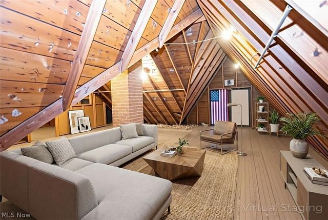 2297 Ogontz Avenue, Lakewood, OH 44107