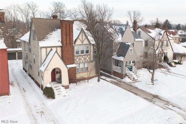 2297 Ogontz Avenue, Lakewood, OH 44107