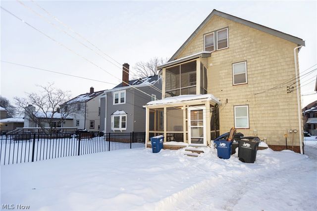 2297 Ogontz Avenue, Lakewood, OH 44107