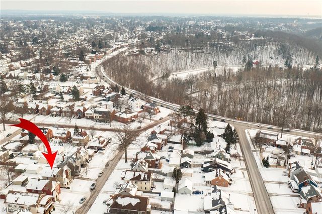 2297 Ogontz Avenue, Lakewood, OH 44107