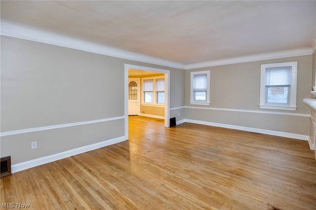 2297 Ogontz Avenue, Lakewood, OH 44107