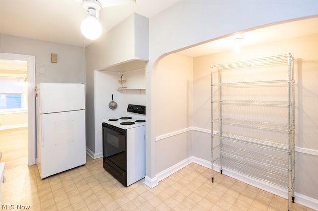 2297 Ogontz Avenue, Lakewood, OH 44107