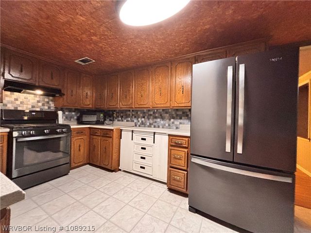 415 N Vine Street, Hackett, AR 72937