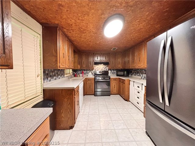 415 N Vine Street, Hackett, AR 72937