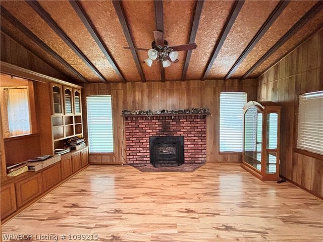 415 N Vine Street, Hackett, AR 72937