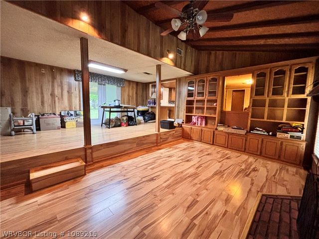 415 N Vine Street, Hackett, AR 72937